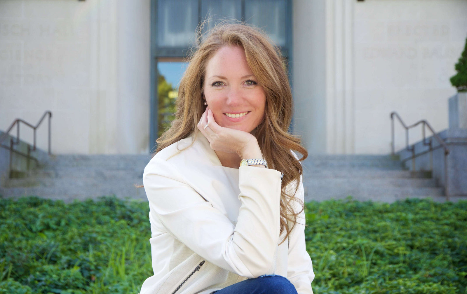 Indigo Tones Colorful Lives Blog featuring Amy Cote for Warm Spring month of April