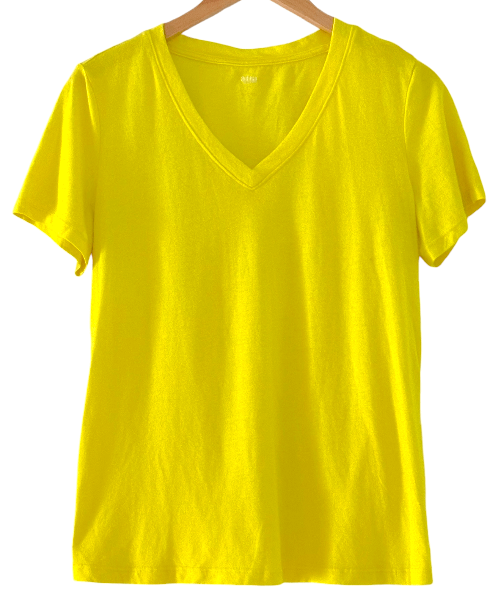 Bright Winter ANA daring yellow v-neck tee