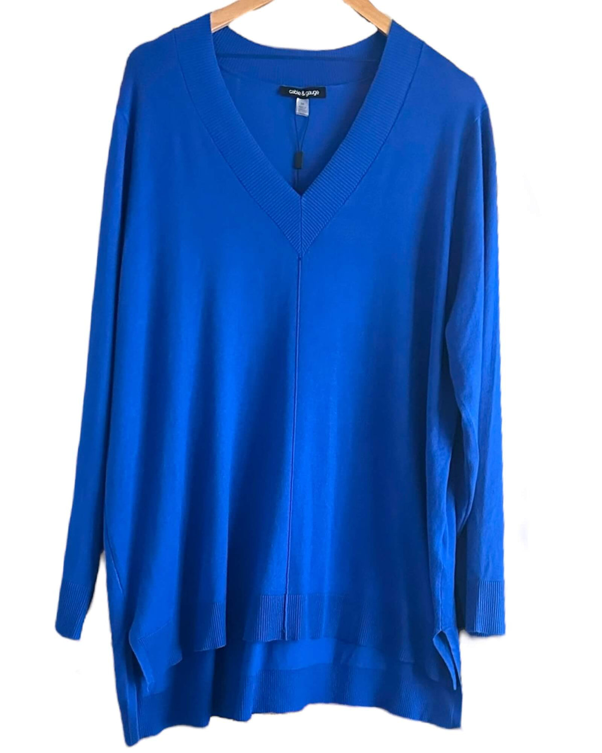 Bright Winter Cable &amp; Gauge sapphire blue v-neck sweater