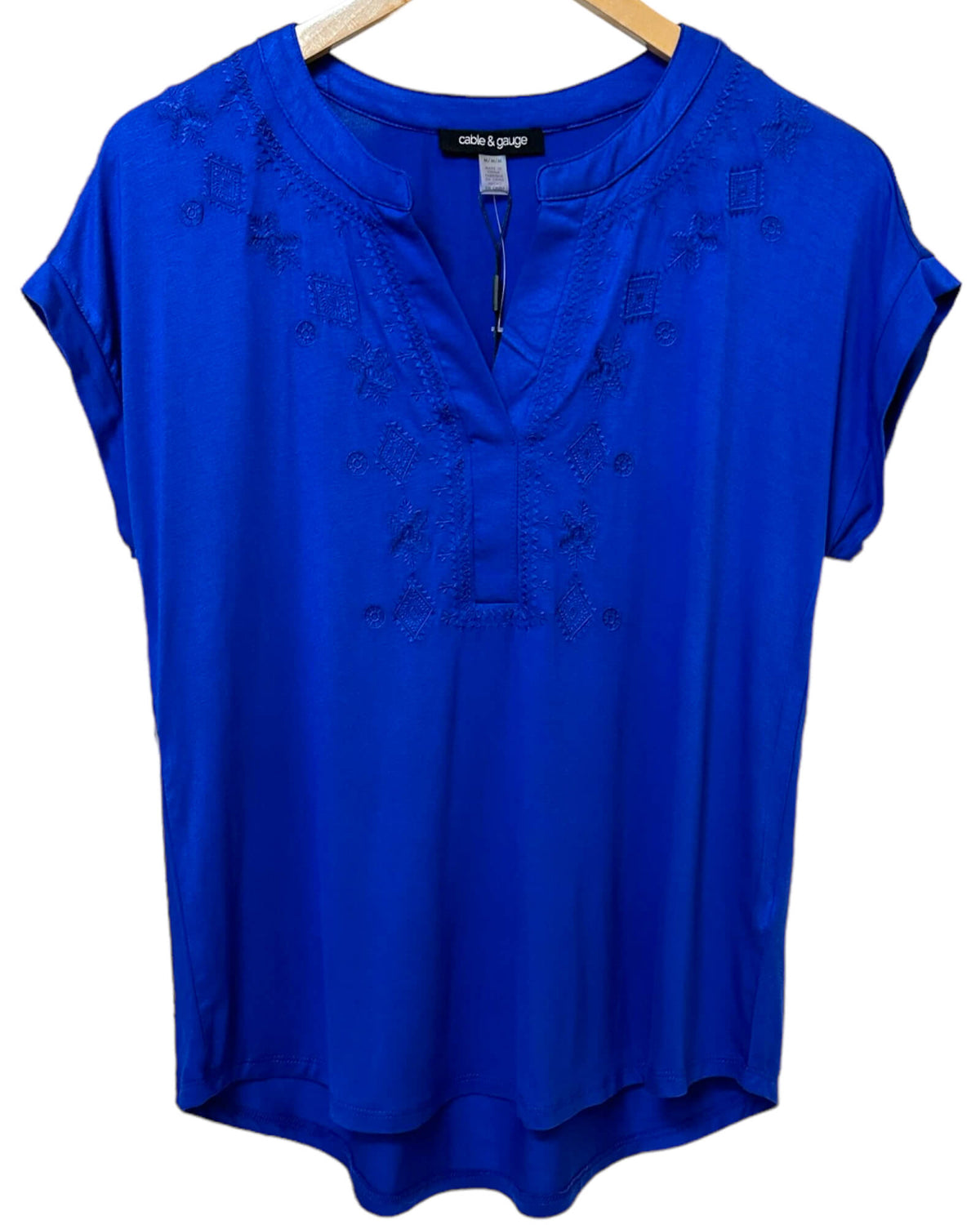 Bright Winter CABLE &amp; GAUGE split-neck embroidered blue t-shirt top