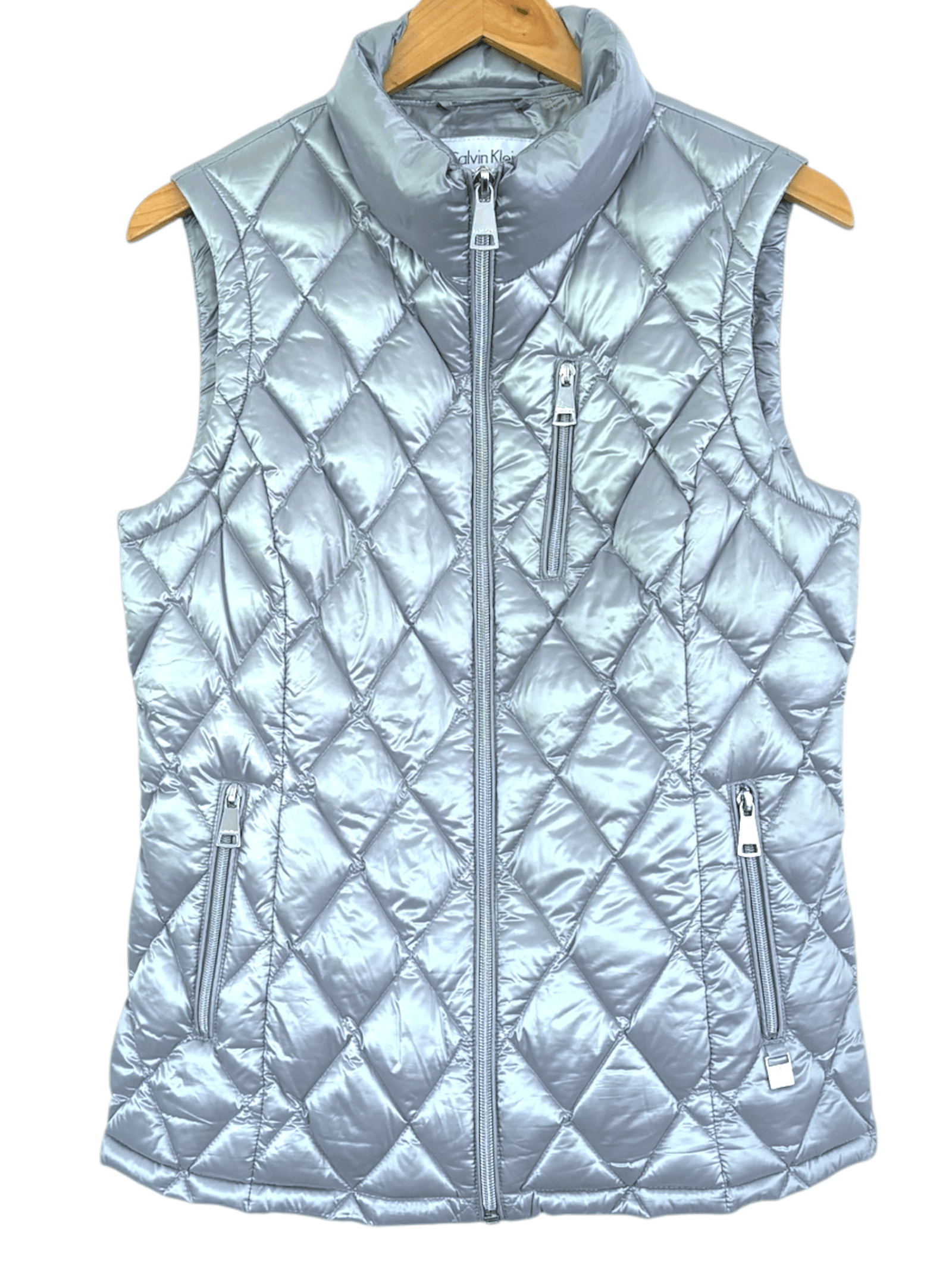 Bright Winter CALVIN KLEIN silver quilted down puffer vest