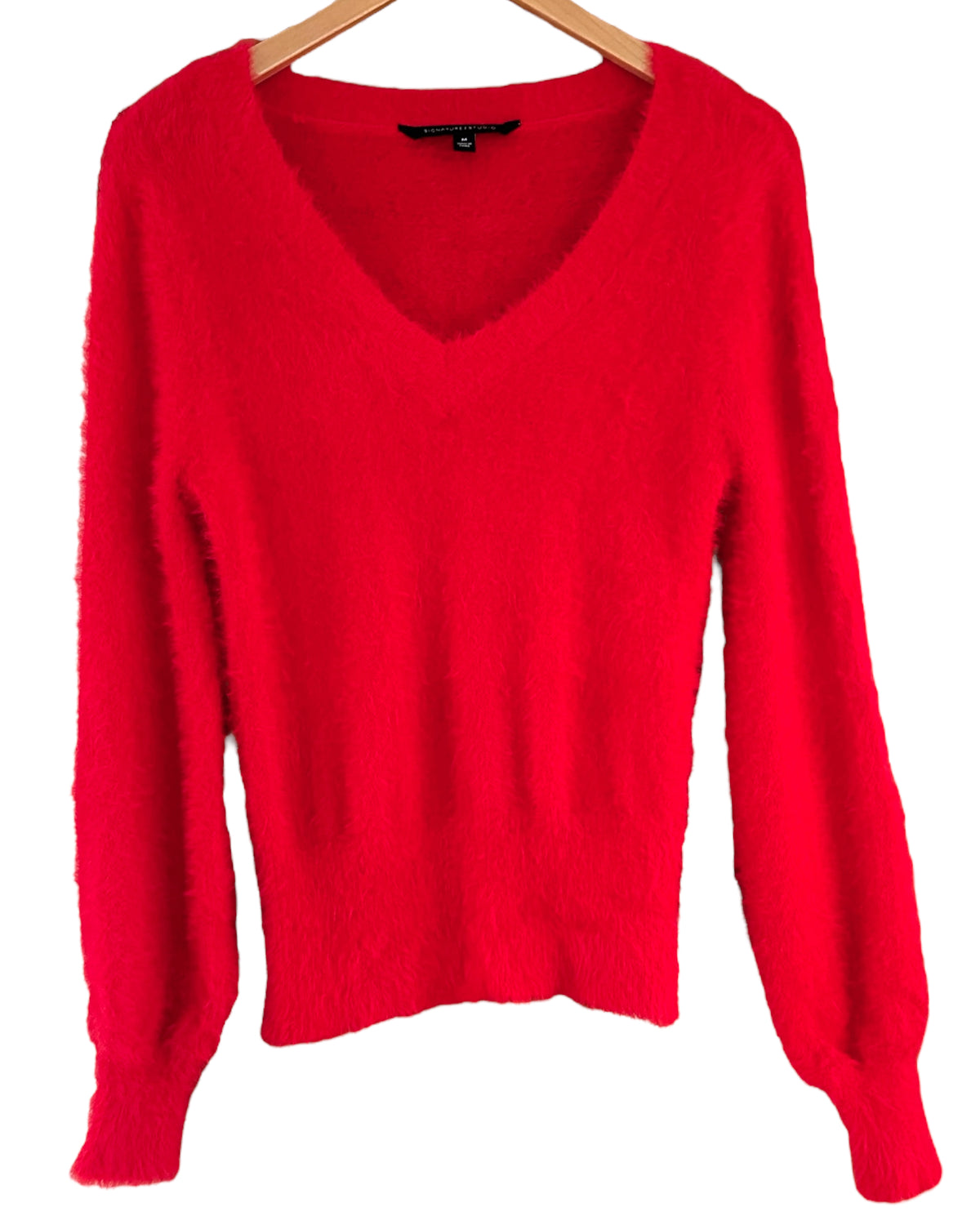 Bright Winter SIGNATURE STUDIO v-neck eyelash sweater