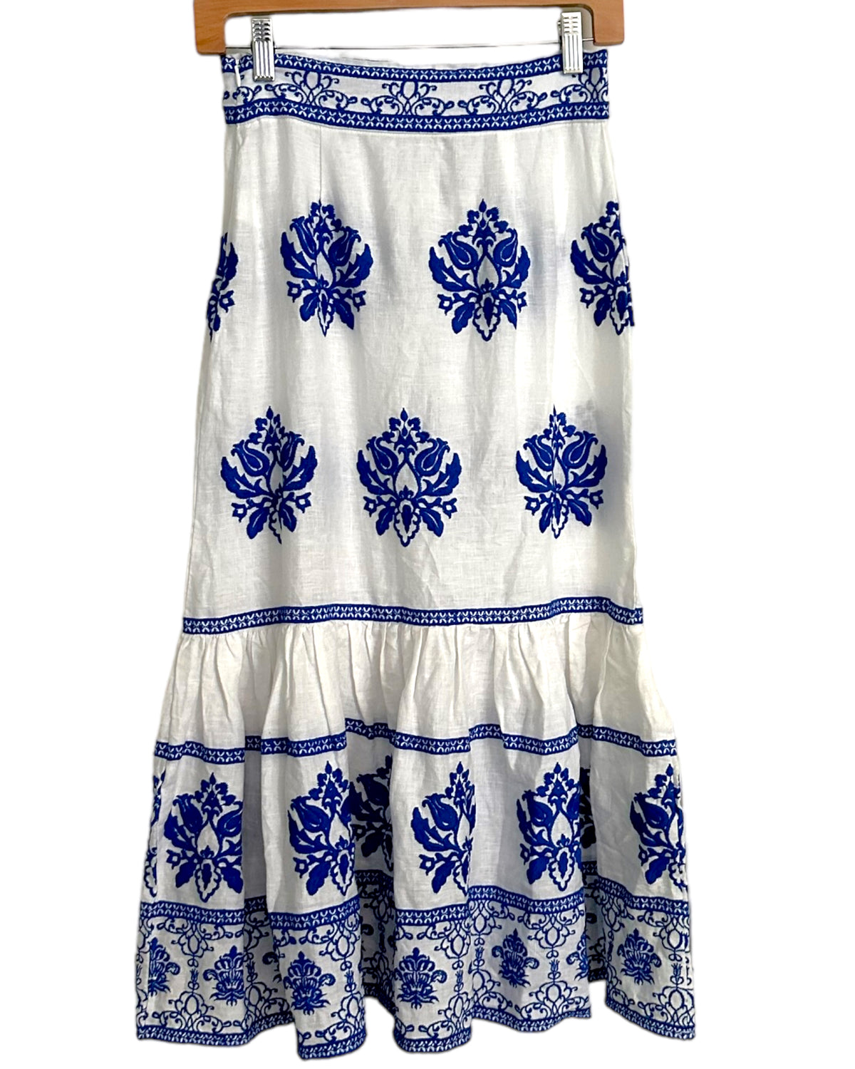 Bright Winger ZARA blue and white midi skirt