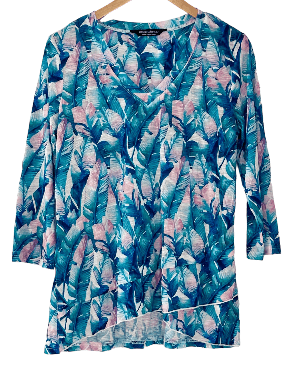 Light Summer TANGO MANGO organic print v-neck raw hem top