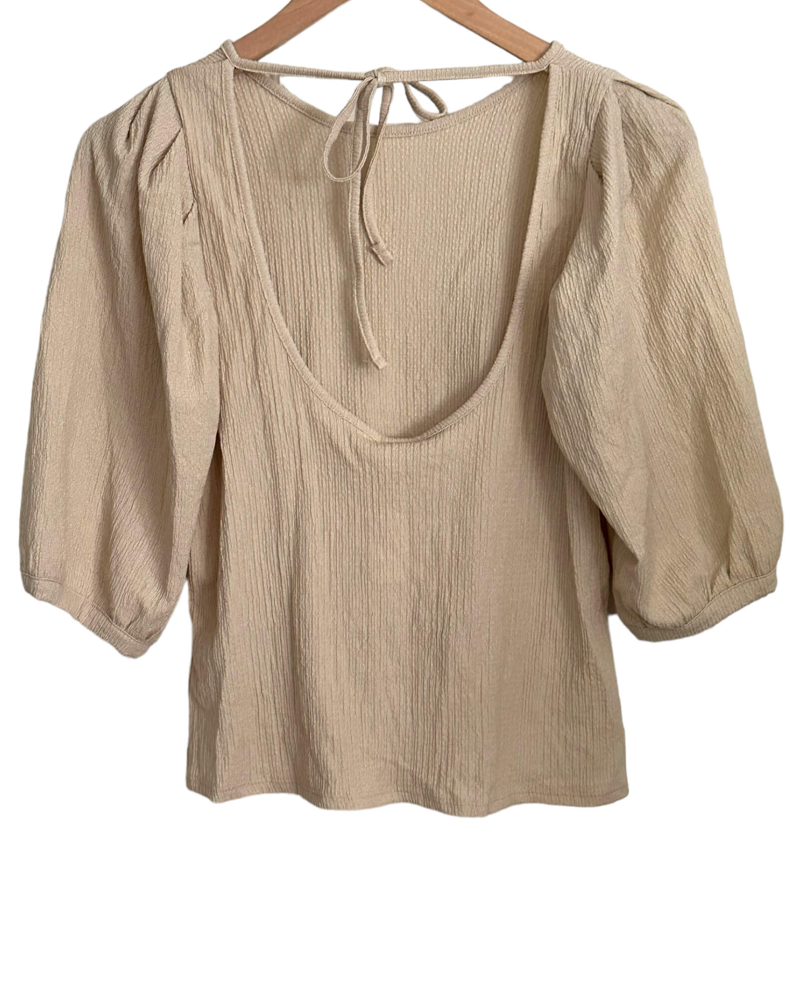 Soft Autumn H&M beige puff sleeve open back blouse