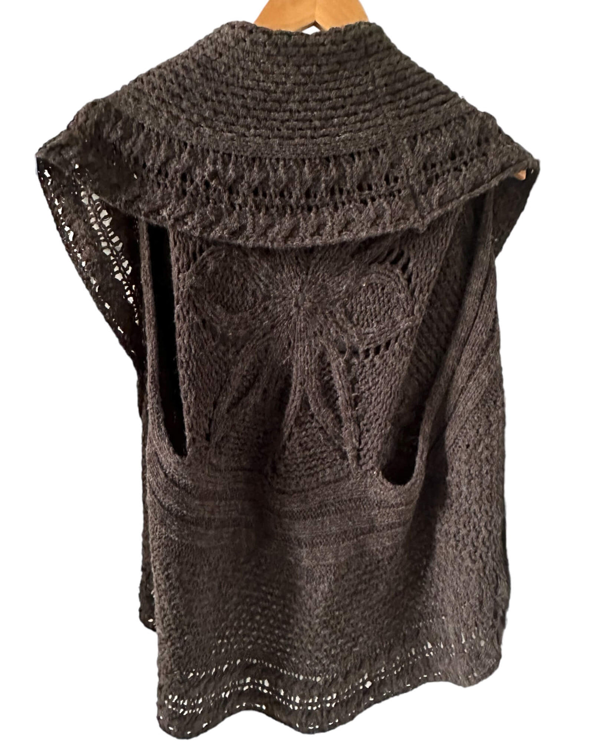 Soft Autumn HANNAH civet brown crochet knit sleeveless circle cardigan