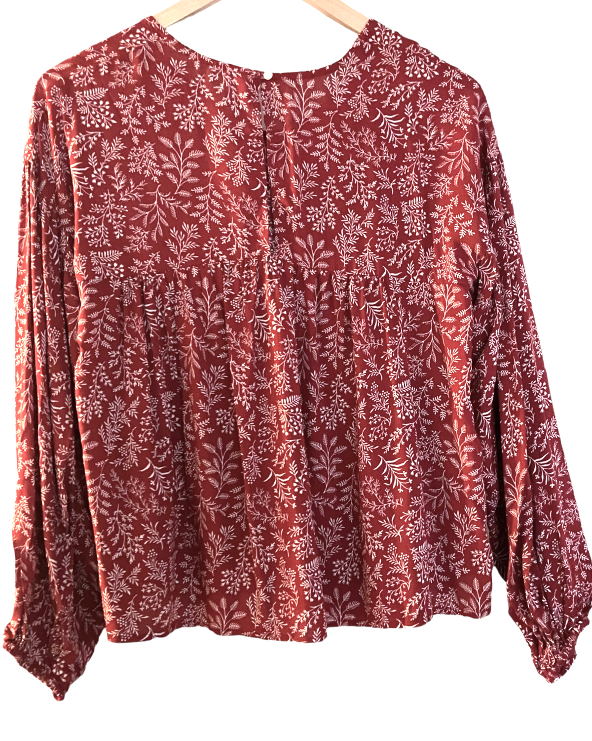 Soft Autumn OLD NAVY cranberry leaf print boho blouse 