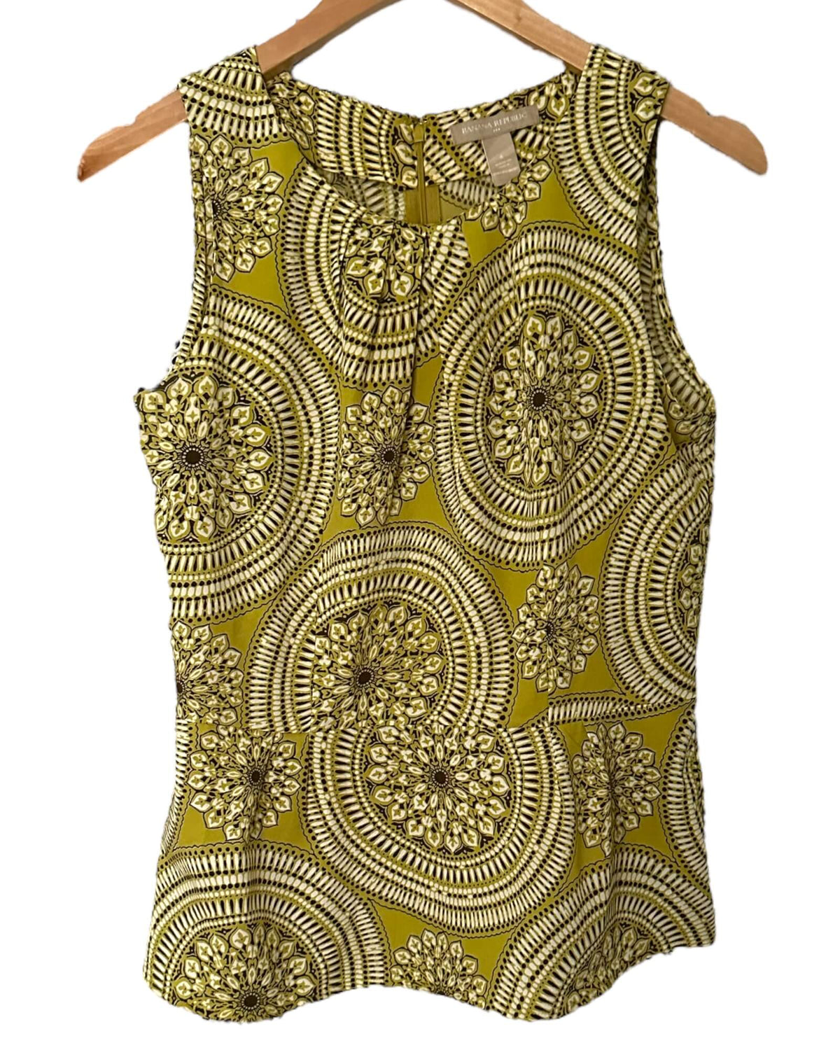 Warm Autumn BANANA REPUBLIC medallion print pin tuck peplum sleeveless blouse