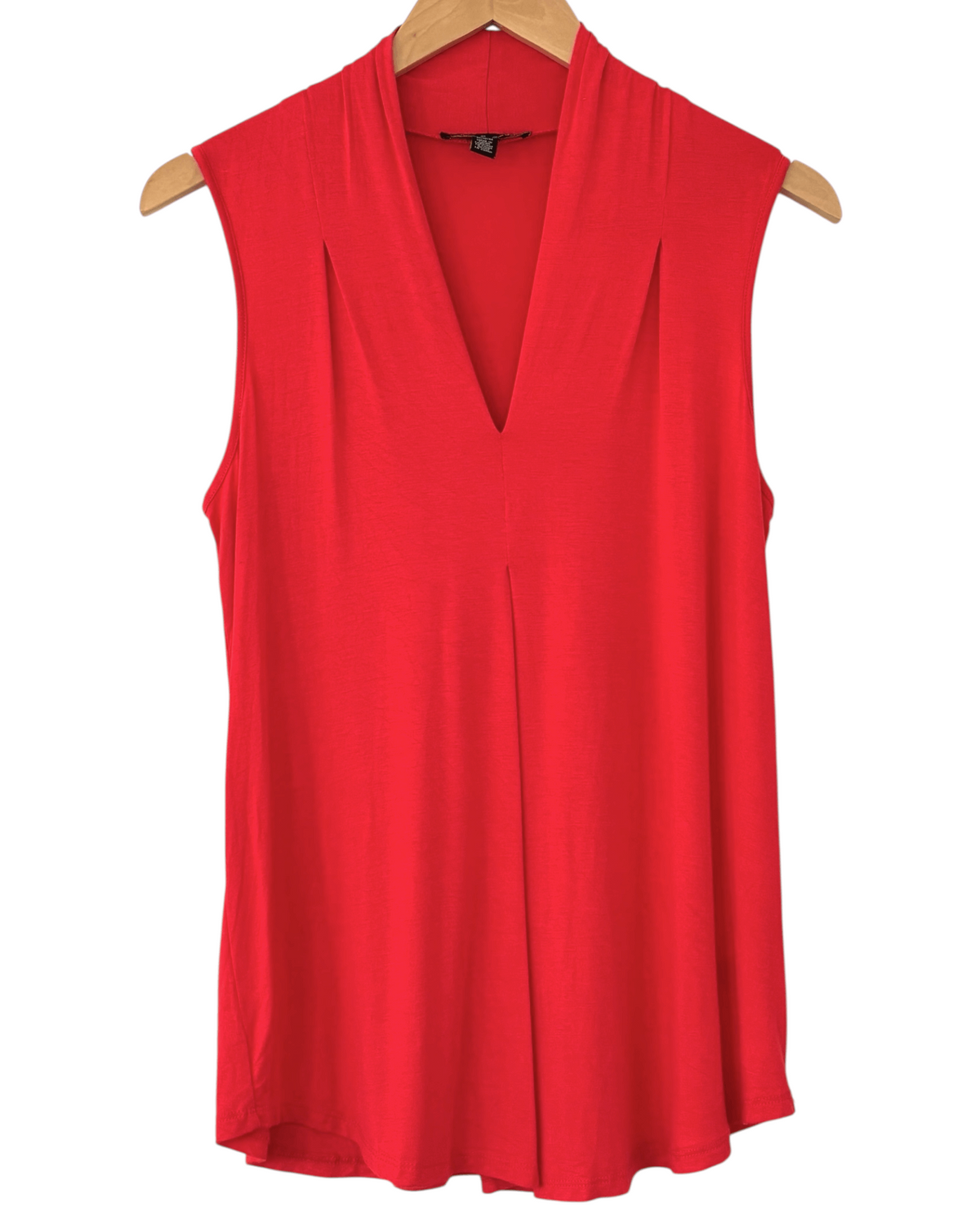 Warm Spring CABLE &amp; GAUGE cerise sleeveless v-neck pleated top 