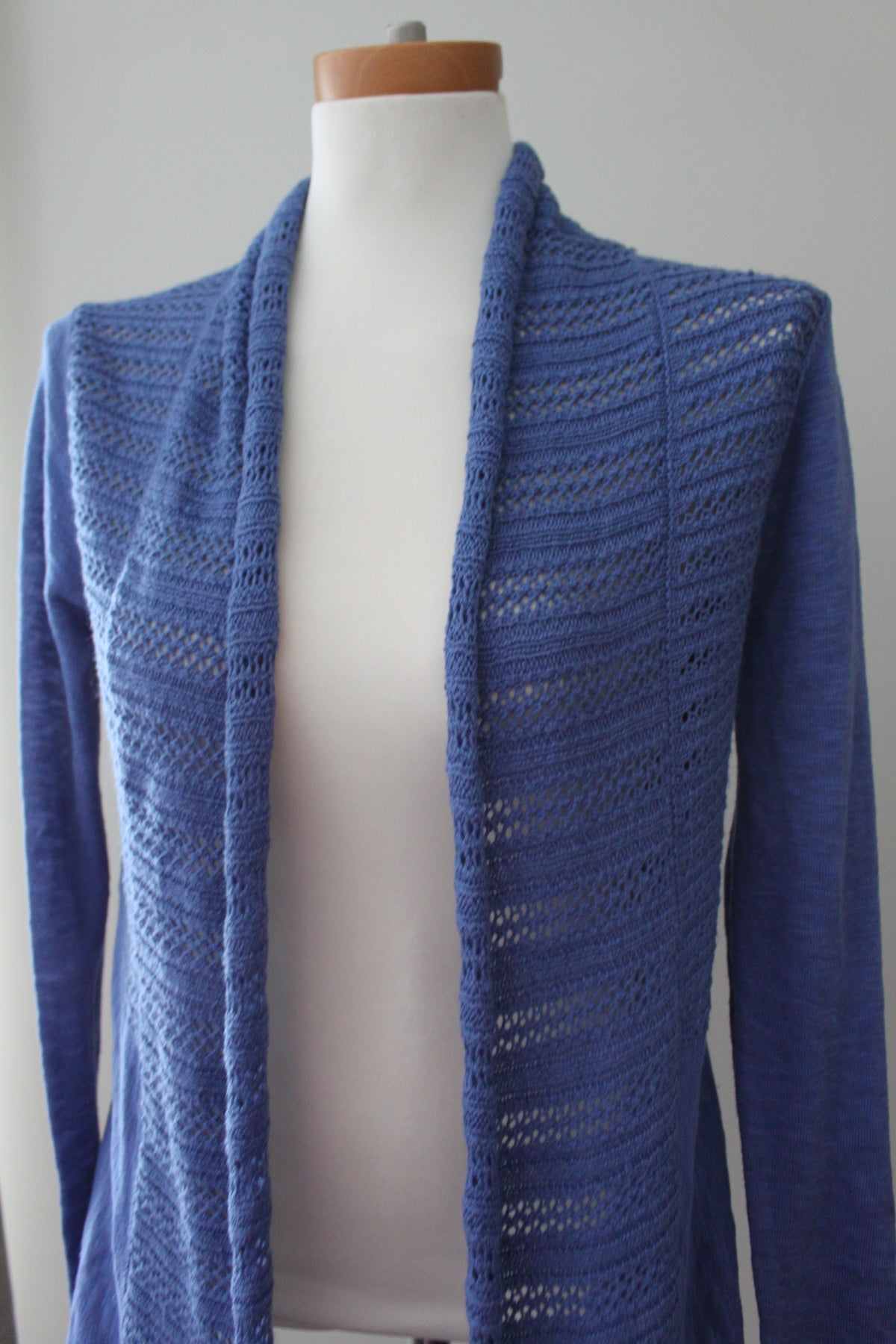 SMALL ﻿SKIES ARE BLUE﻿ Cool Summer blue cardigan sweater