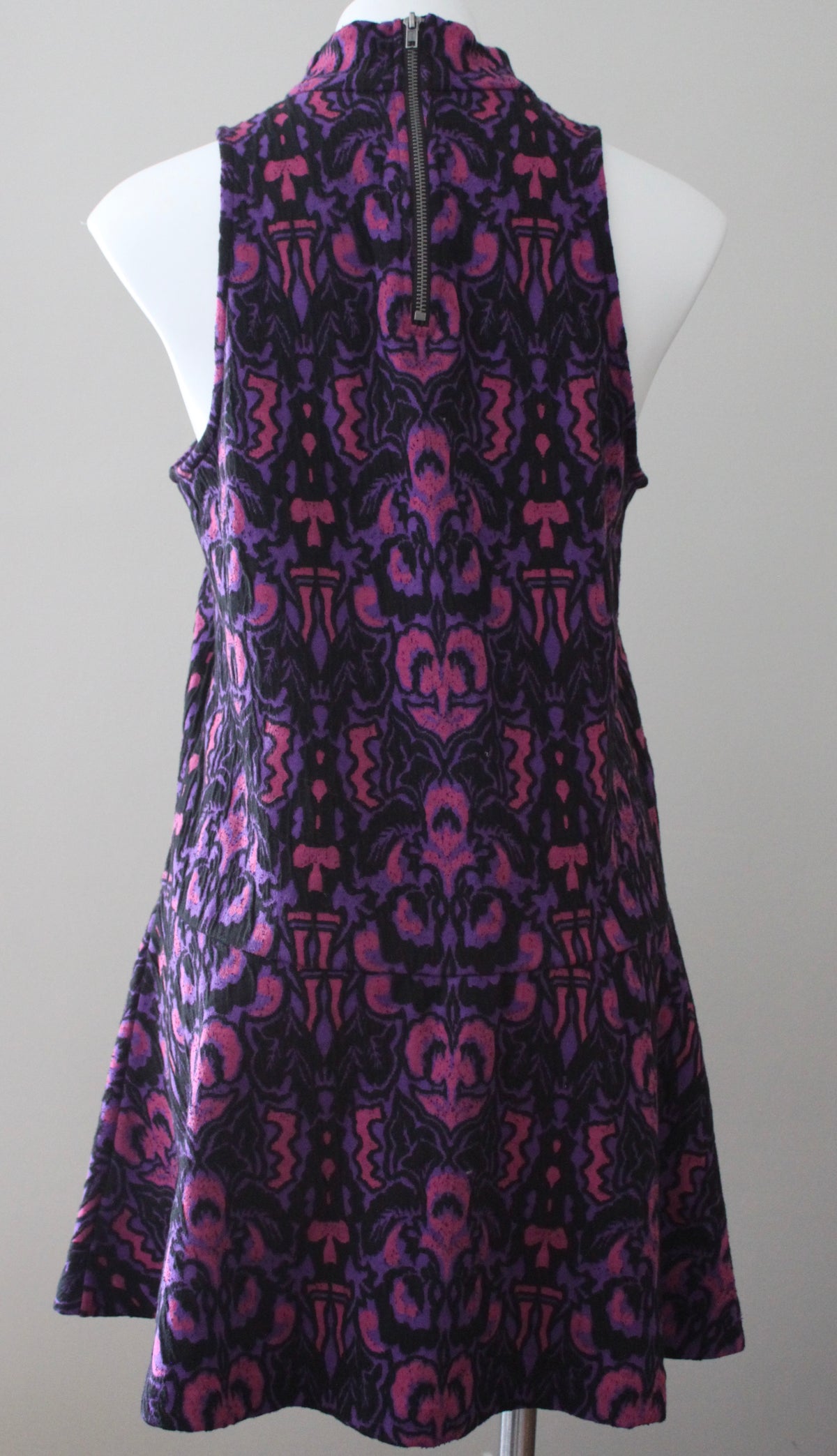 Dark Winter Jacquard Print Sleeveless Dress