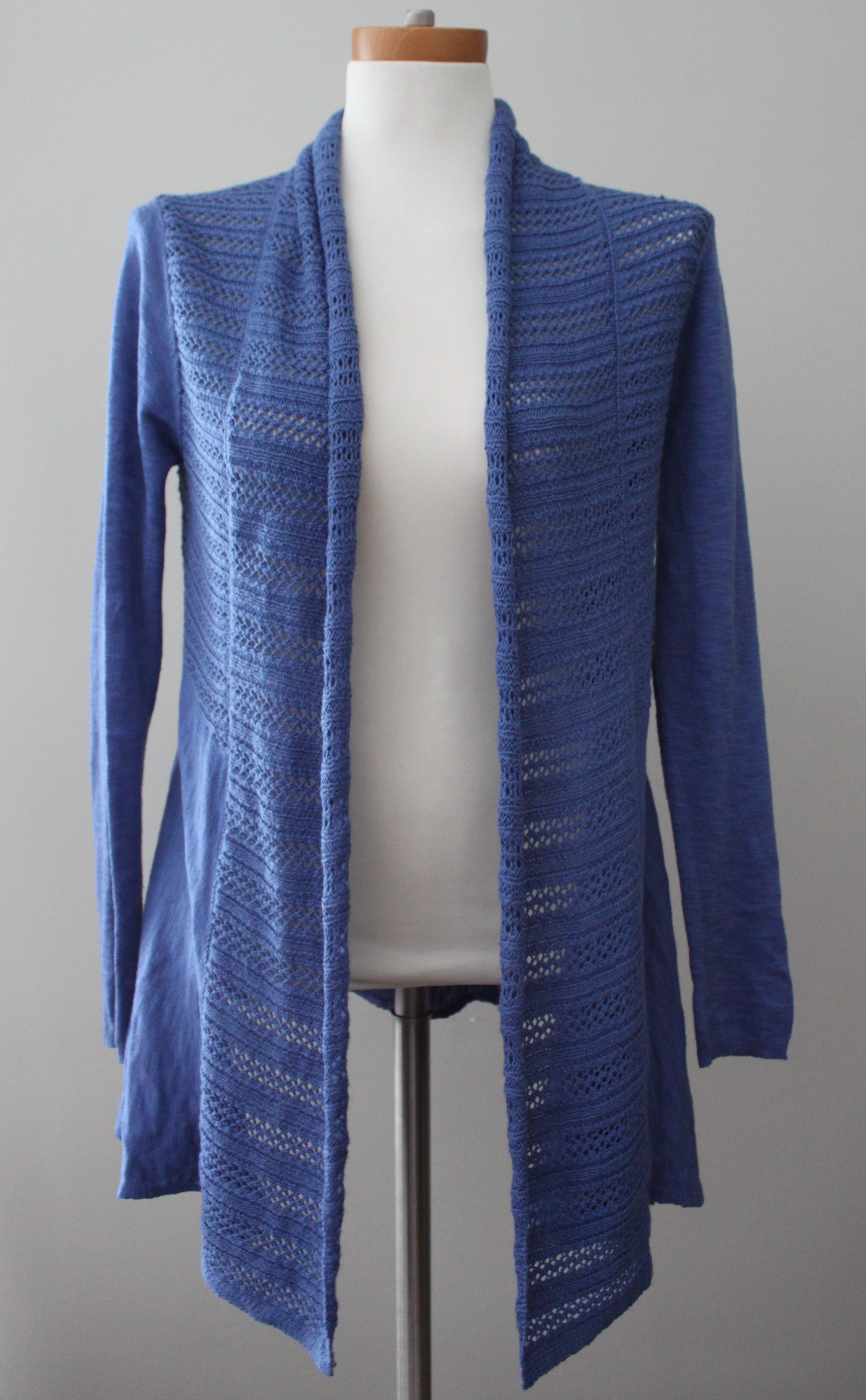 SMALL ﻿SKIES ARE BLUE﻿ Cool Summer blue cardigan sweater