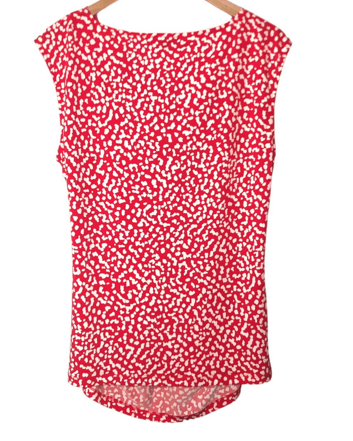 Bright Spring CHAUS coral dot sleeveless blouse
