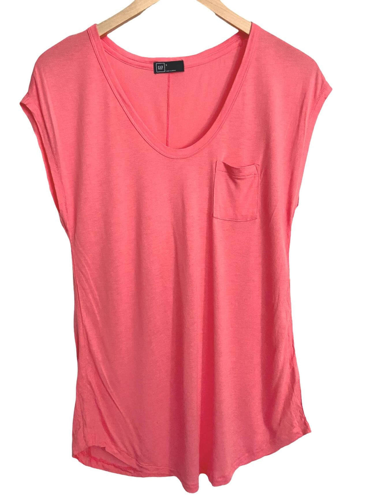 Warm Spring GAP coral sleeveless tee