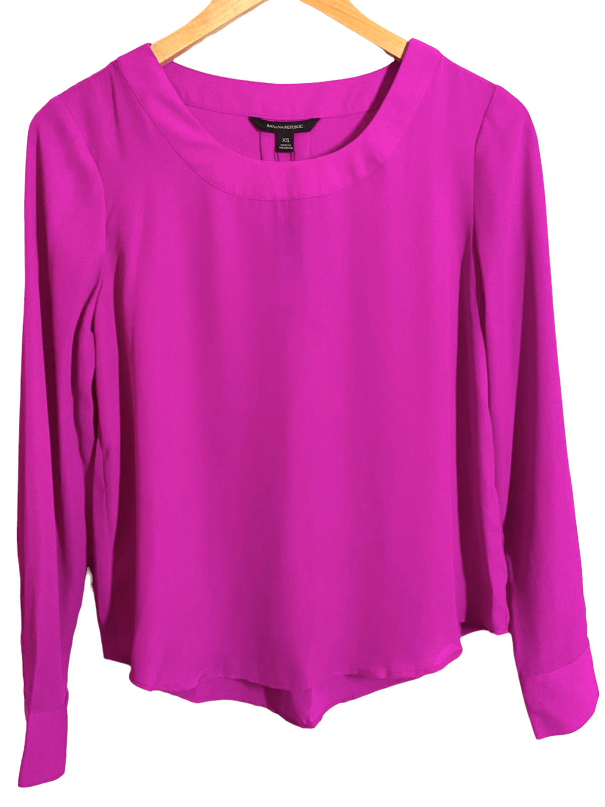 Bright Winter BANANA REPUBLIC royal fuchsia pleat back blouse
