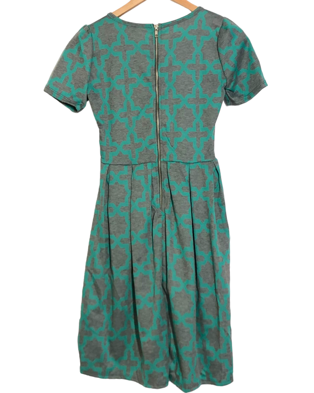 Cool Summer LULAROE AMELIA gray and green print dress