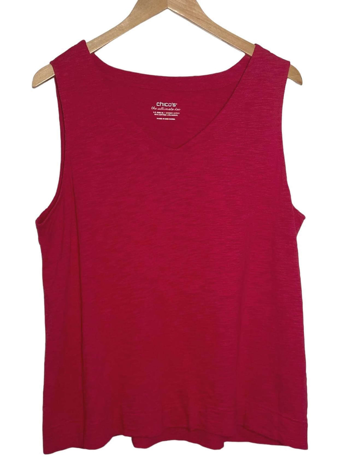 Cool Winter CHICOS berry v-neck sleeveless tee