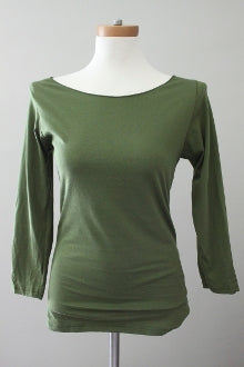 Dark Winter AMERICAN APPAREL olive tee