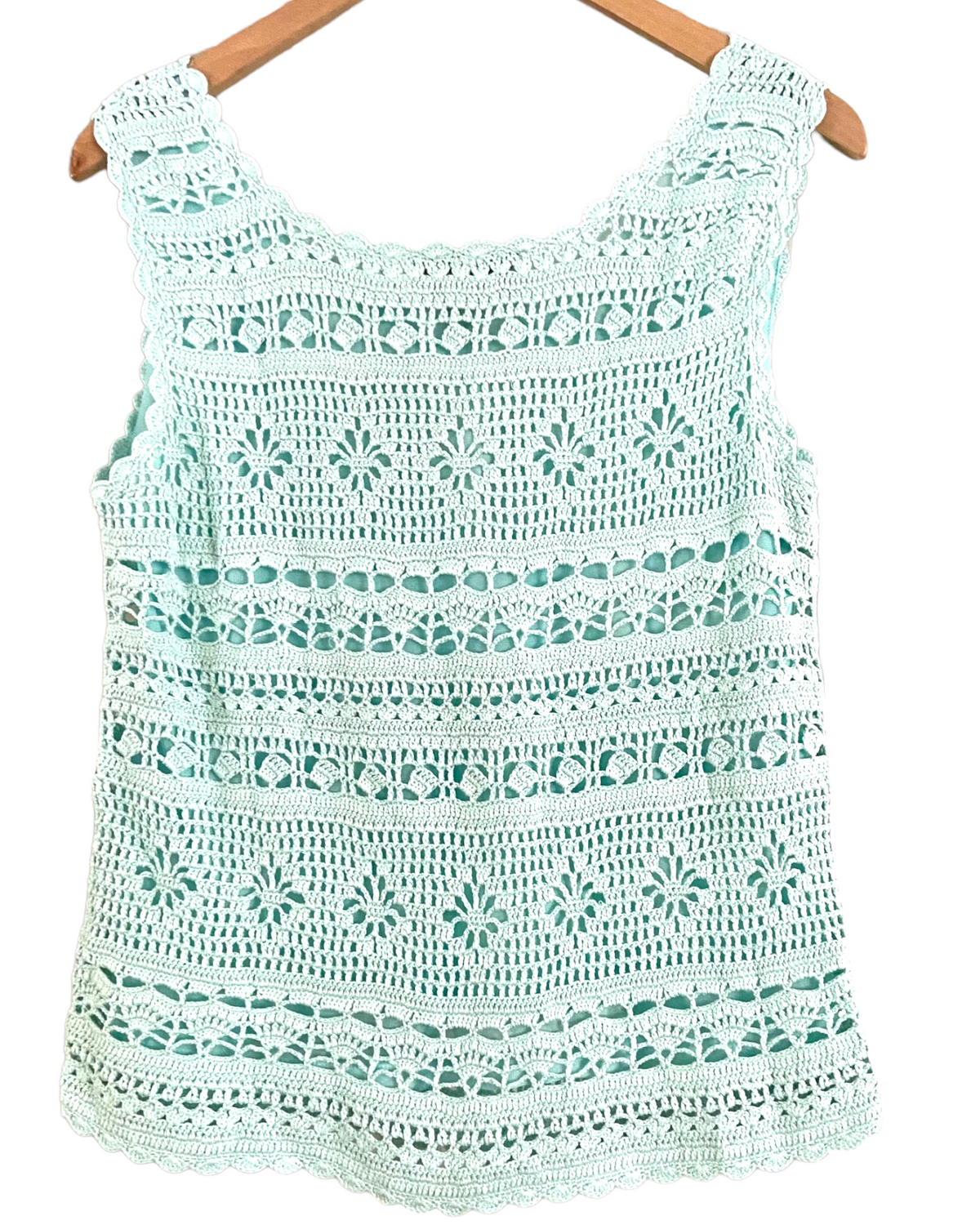 Dark Winter BLOOMINGDALES icy blue sleeveless crochet lace shell