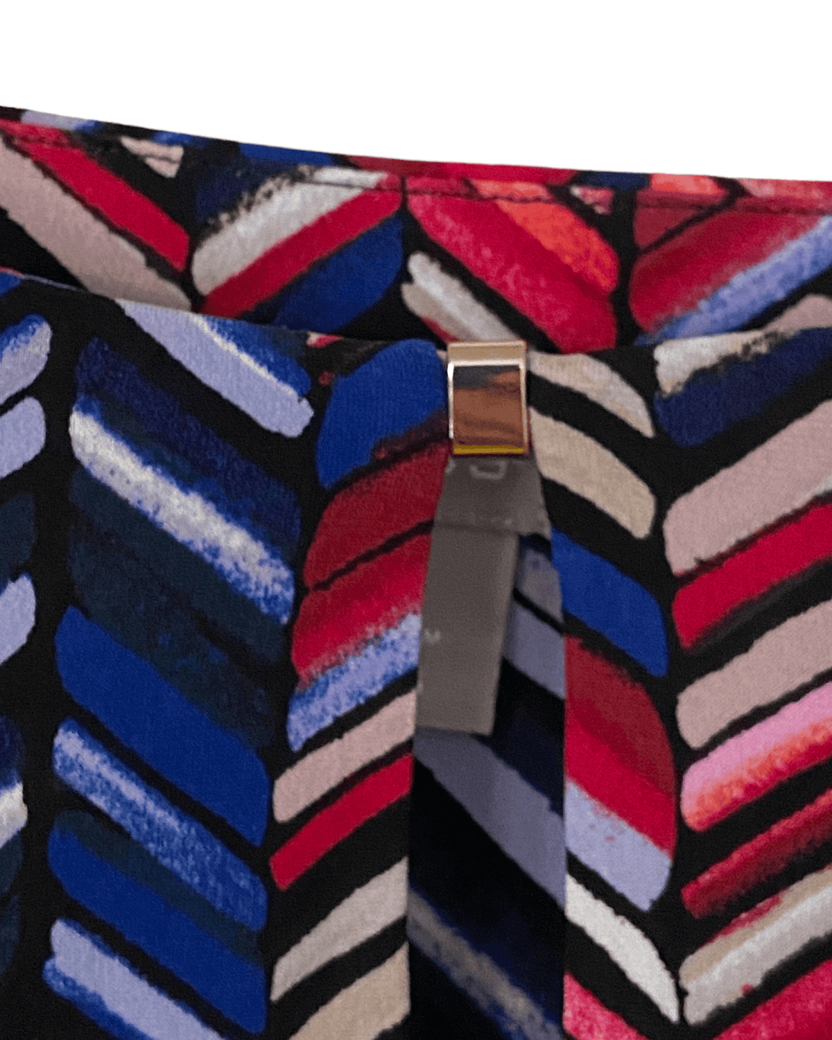 Dark Winter CHICO&#39;S gold tab blouse in zig-zag print