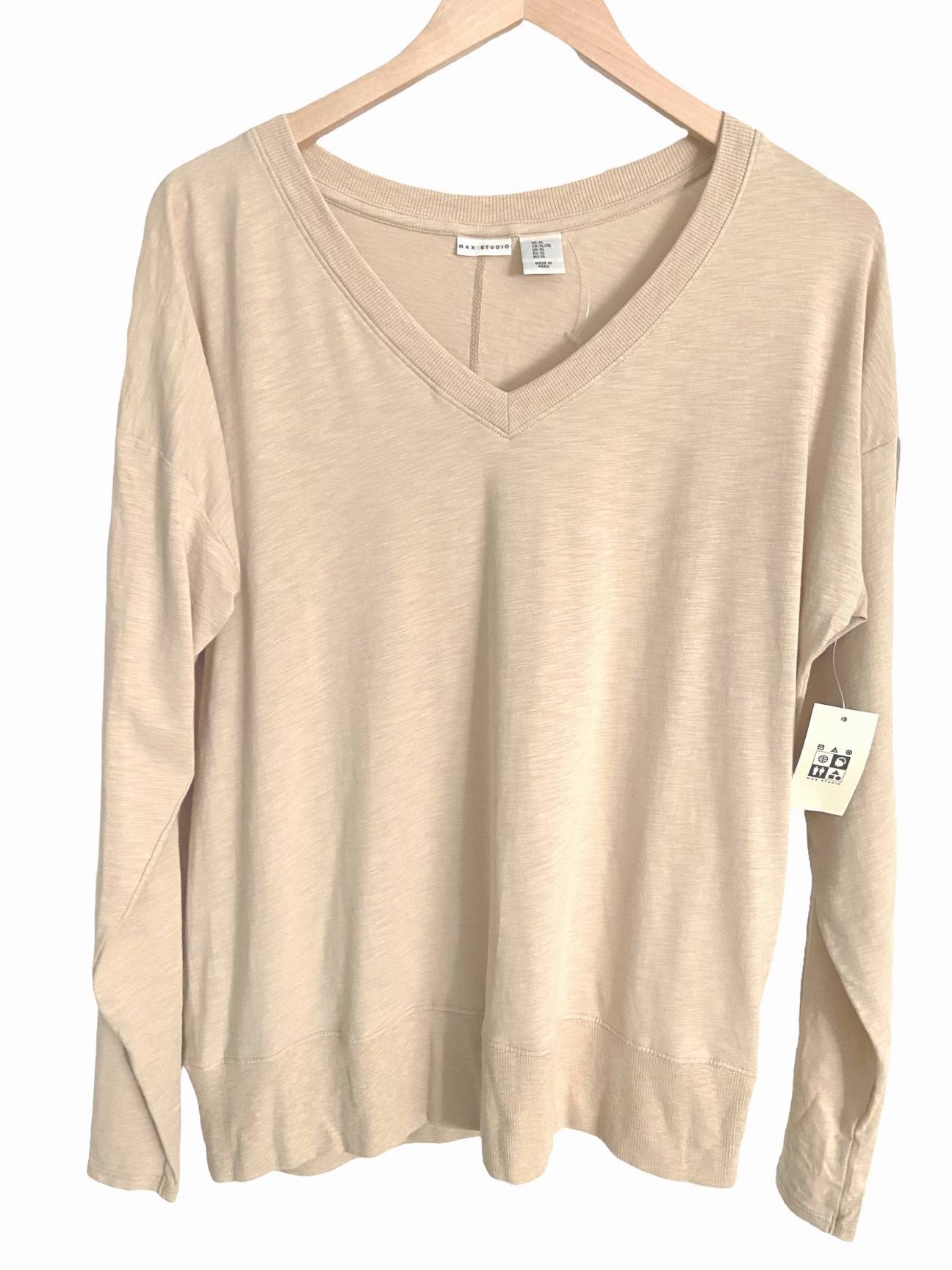 Soft Autumn MAX STUDIO wheat v-neck tee