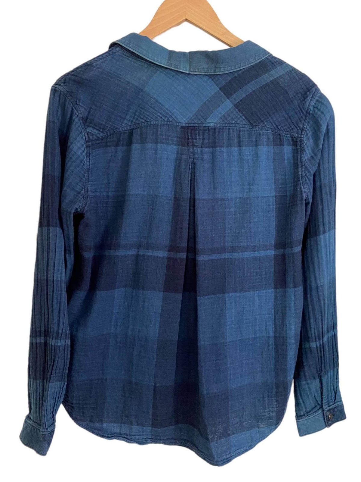 Soft Summer CLOTH &amp; STONE blue plaid button down shirt